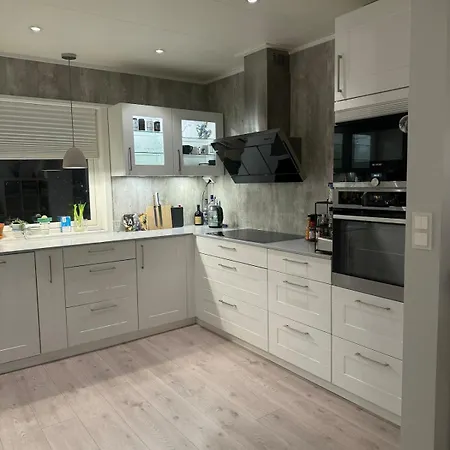 Apartment Flat, 15 Min Walk To Center *