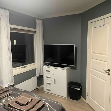 Flat, 15 Min Walk To Center Tromsø