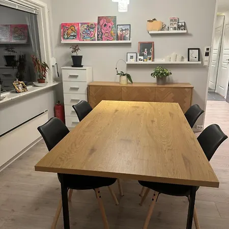Flat, 15 Min Walk To Center Appartement