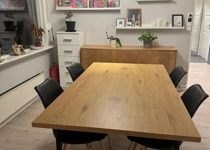 Flat, 15 Min Walk To Center Apartamento